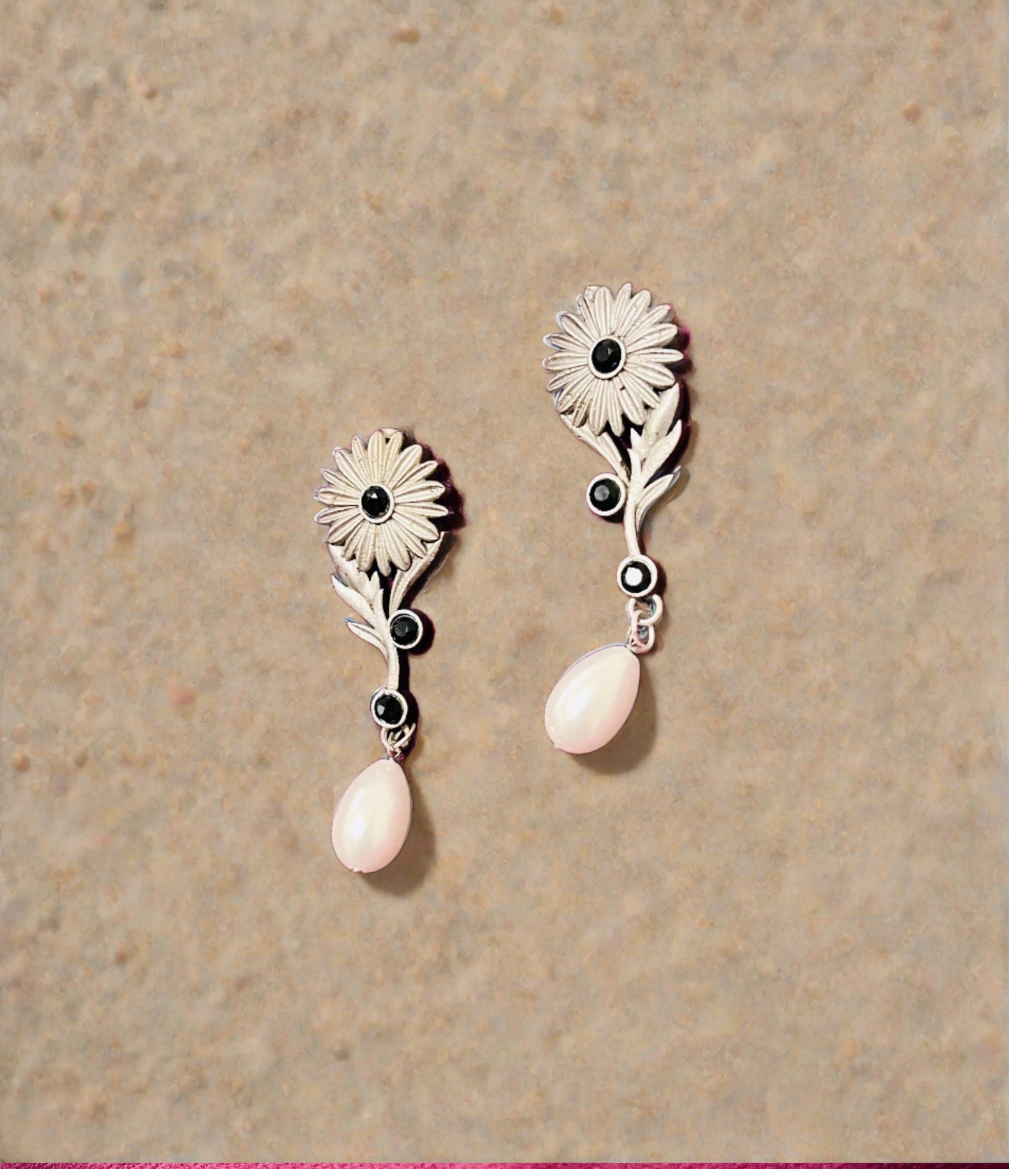 Vintage style black earrings