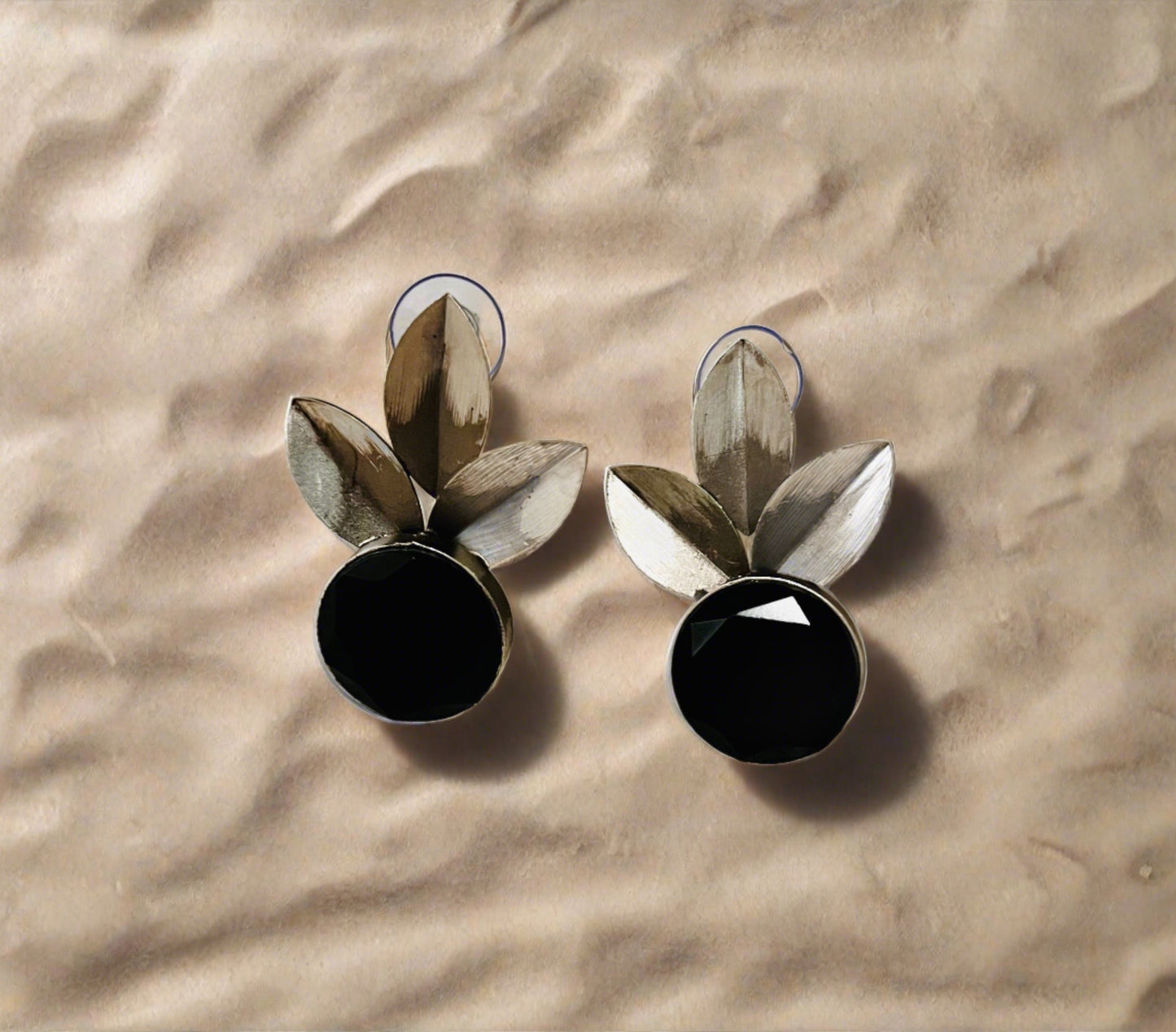 Vintage oxidized earrings - black