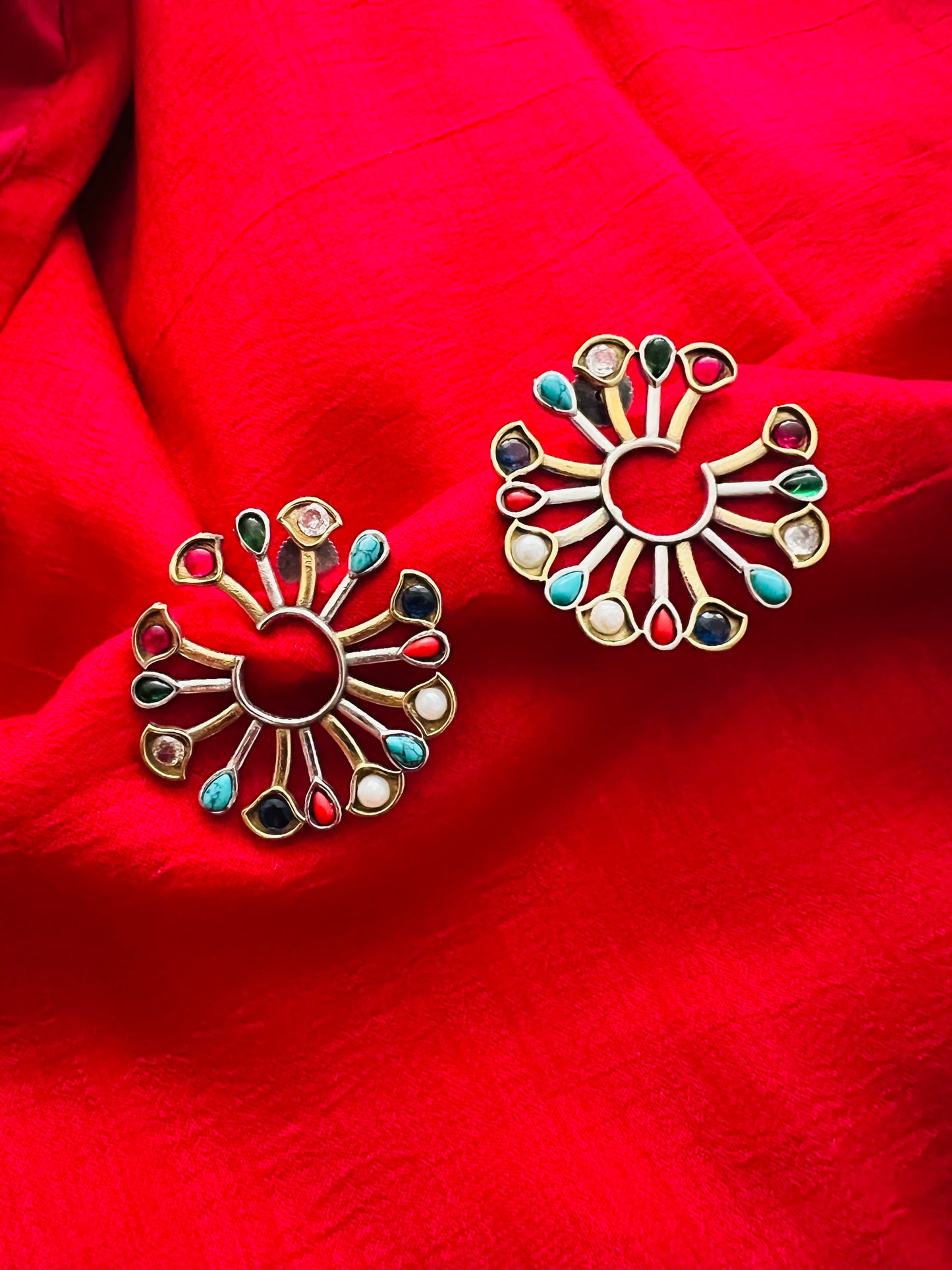 Dual tone stone studded ware