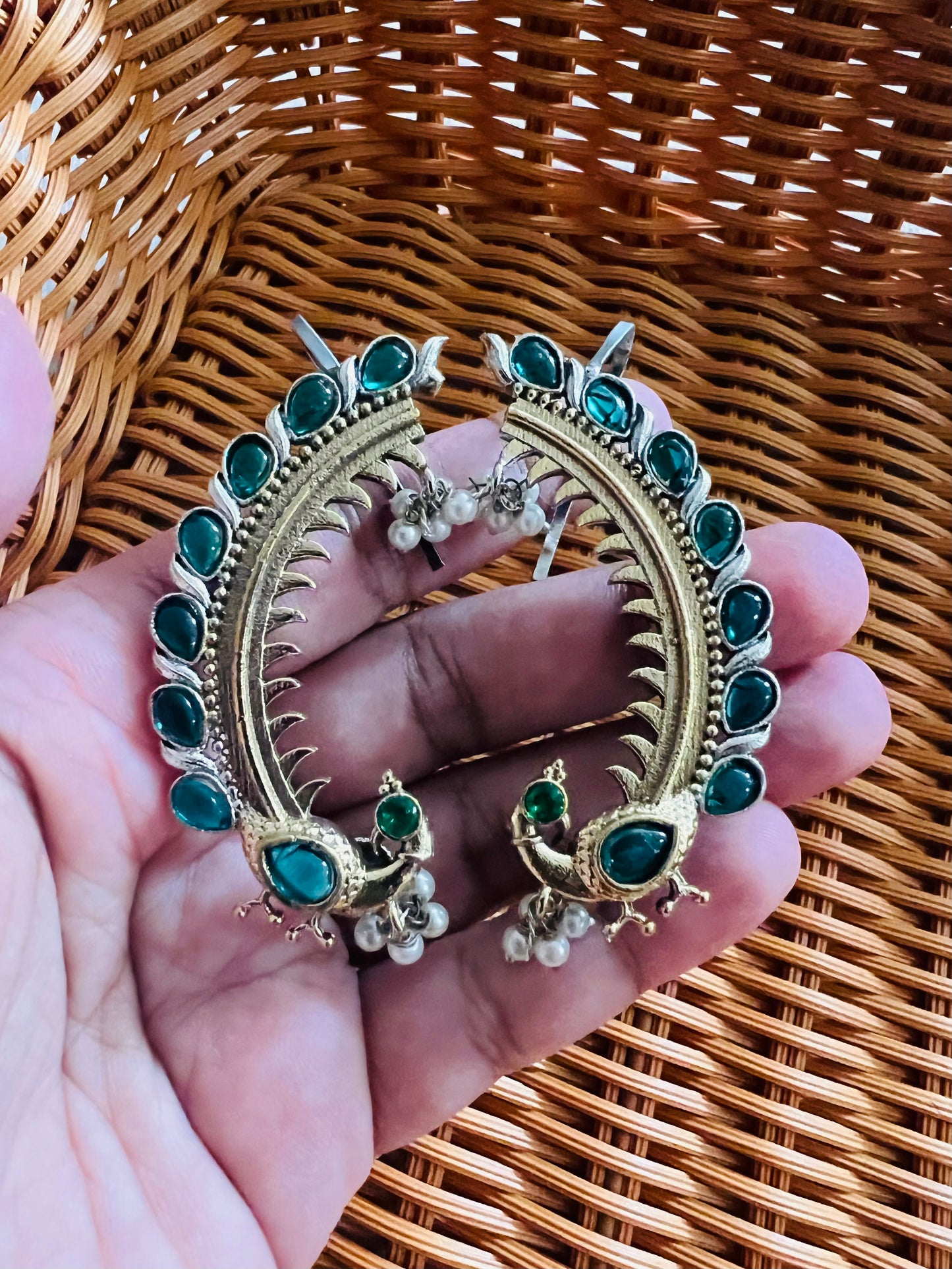 Ear cuff pearl and stone (green) studded earrings